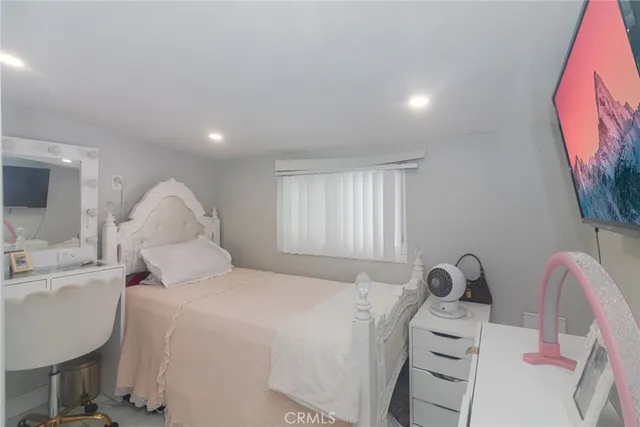 $250,000 | 133 De Soto Lane, Tustin, CA 92780