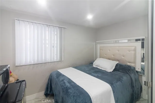 $250,000 | 133 De Soto Lane, Tustin, CA 92780