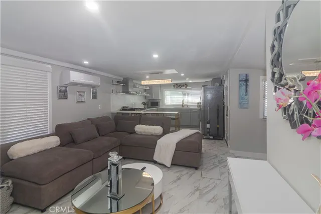 $250,000 | 133 De Soto Lane, Tustin, CA 92780