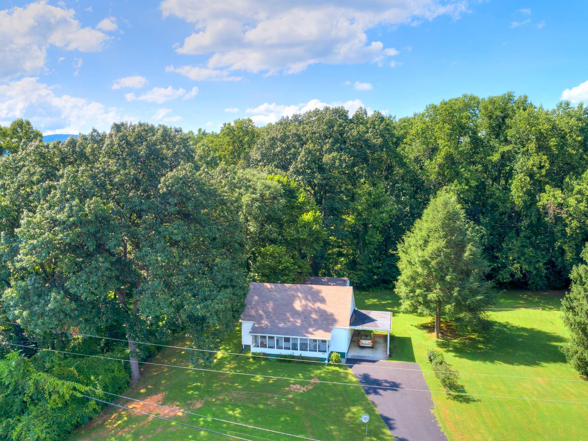 2271 Valleydale Road Salem, VA 24153 - Photo 21 of 28 2271_ValleydaleRd_Web-21
