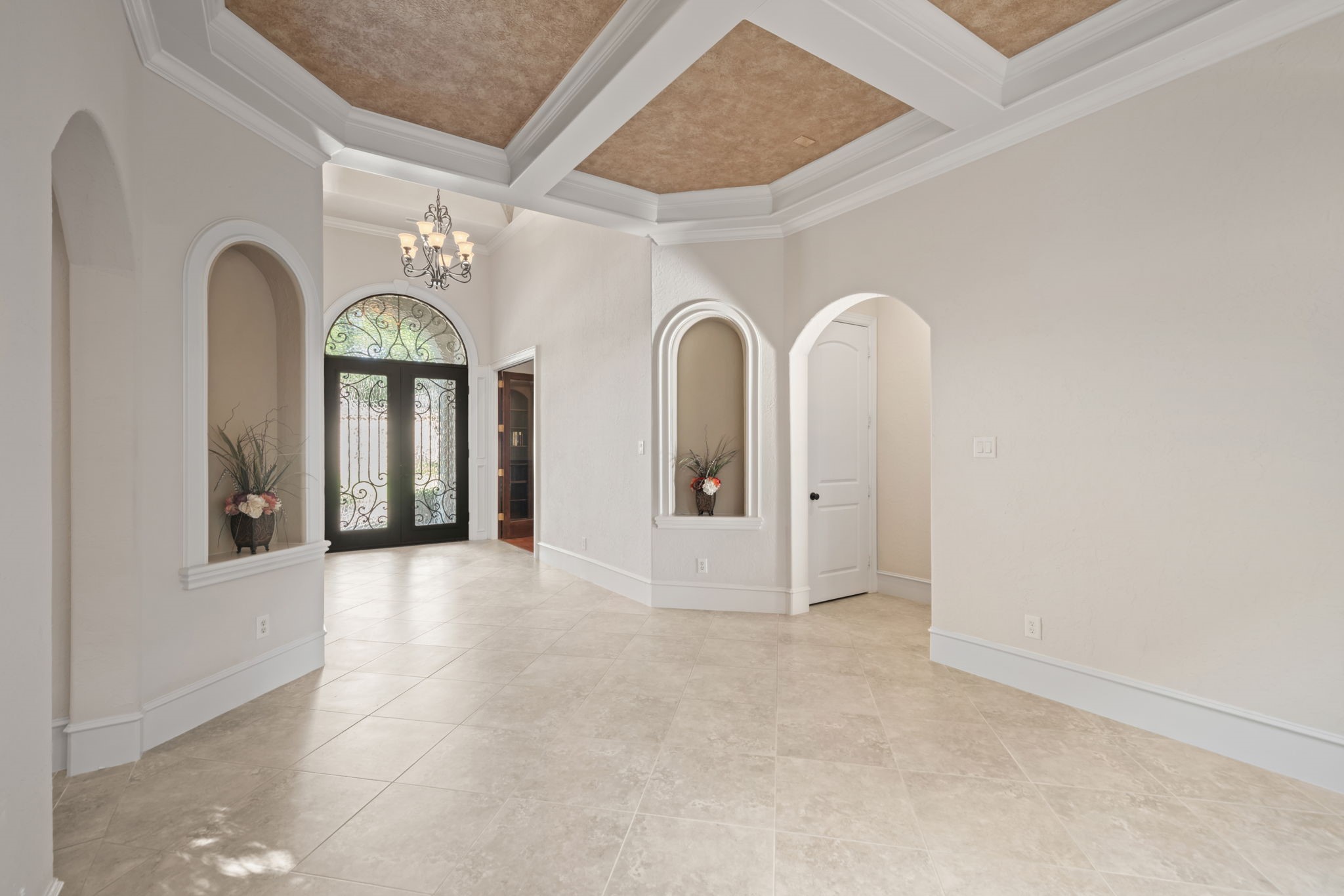 17010 Lapeer Court Spring, TX 77379 - Photo 7 of 36 an empty room with windows
