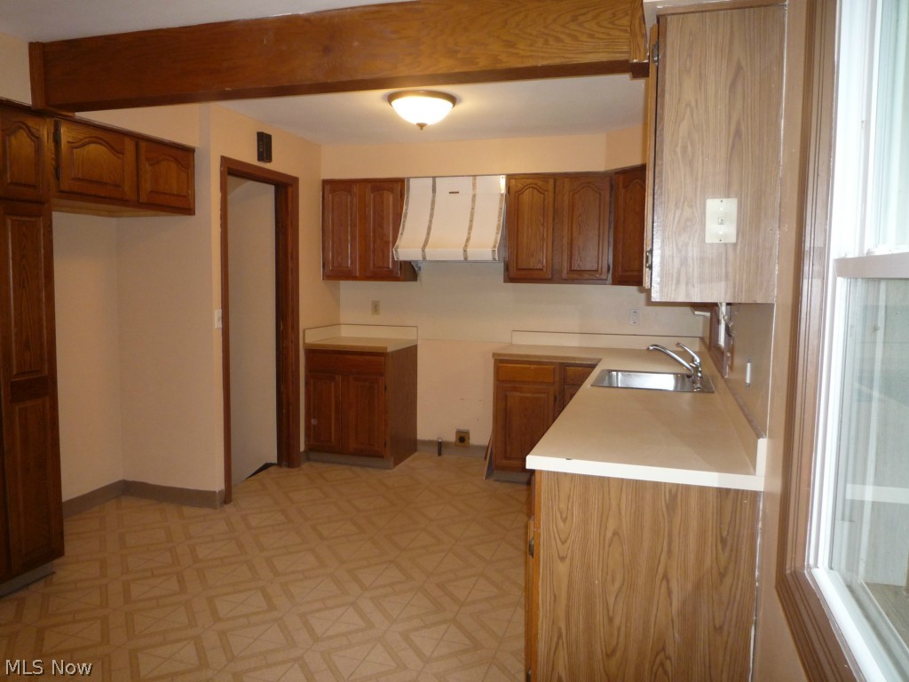480 Harris Road Cleveland, OH 44143 - Photo 4 of 20 Gallery Image 4