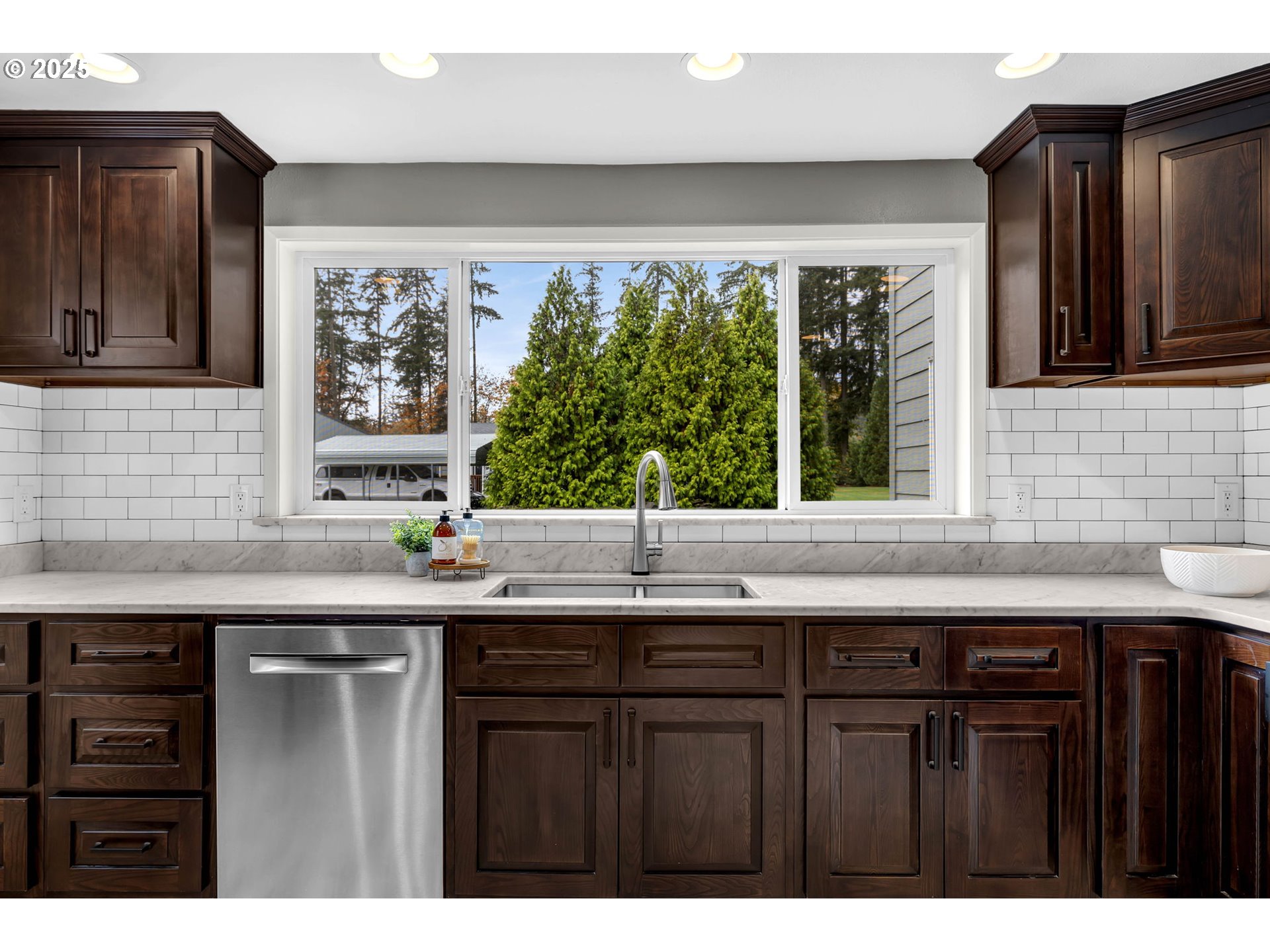 12610 Northeast Potter Road Battle Ground, WA 98604 - Photo 12 of 43 Kitchen