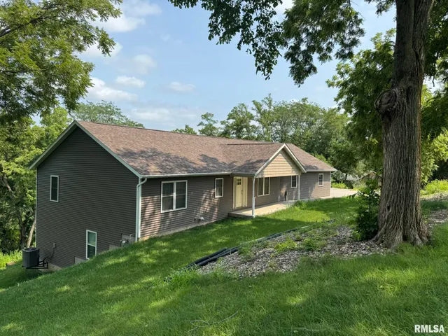 $2,600 | 18 Elmwood Drive, Blue Grass, IA 52726