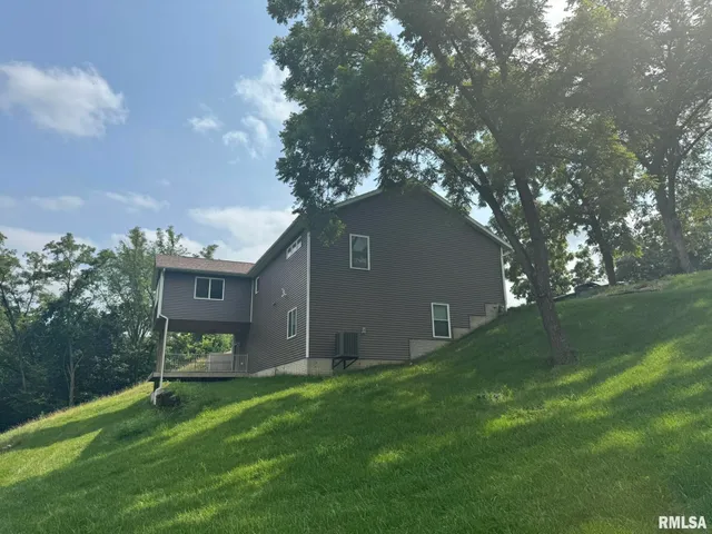 $2,600 | 18 Elmwood Drive, Blue Grass, IA 52726