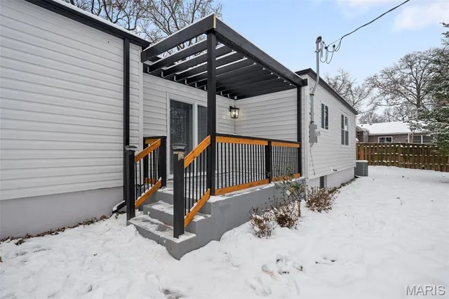 $459,900 | 1439 Bridle Road, Webster Groves, MO 63119