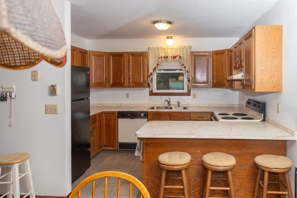 70 Stillwater Road, Unit B Deerfield, MA 01373 - Photo 4 of 24