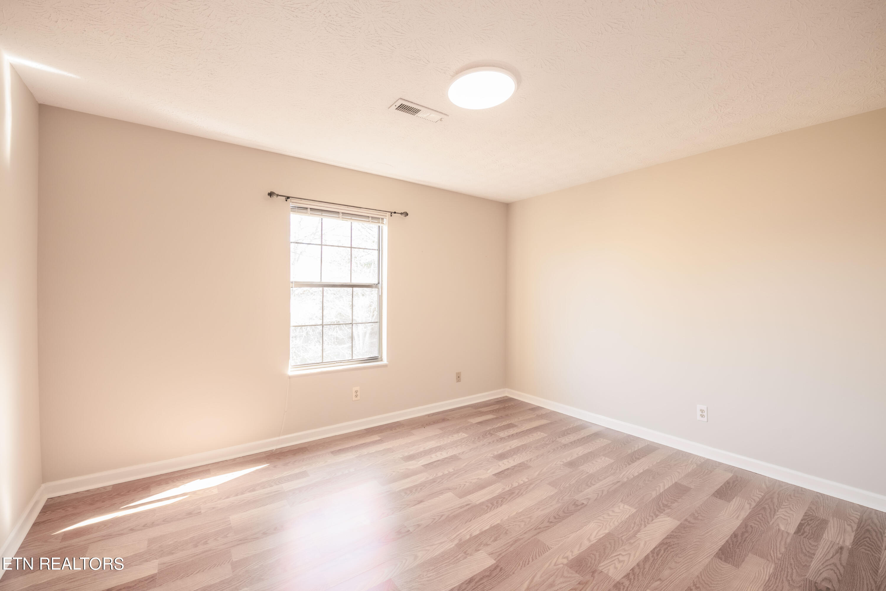 220 Long Bow Road Knoxville, TN 37934 - Photo 28 of 43 28_bedroom3