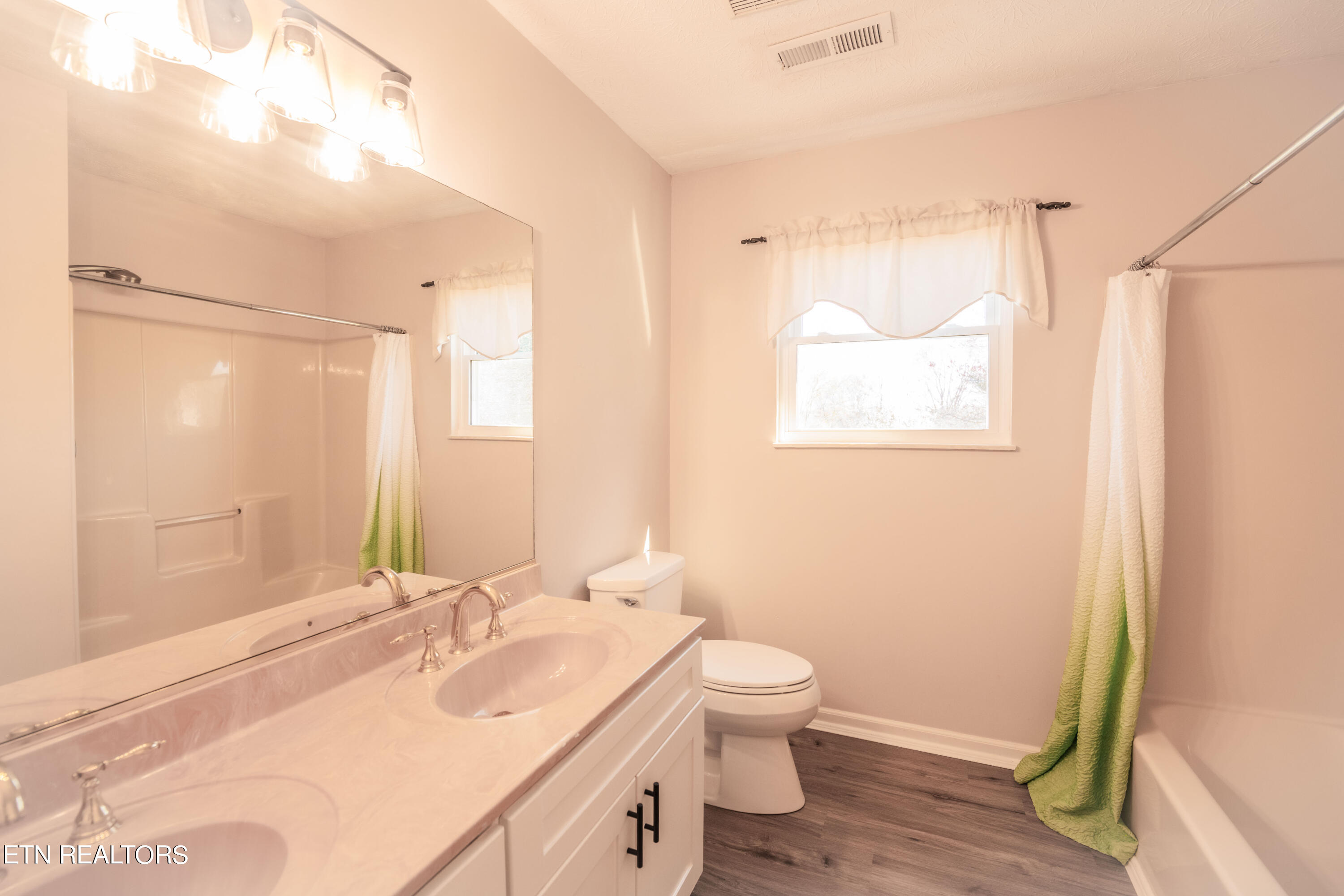 220 Long Bow Road Knoxville, TN 37934 - Photo 30 of 43 30_bath3