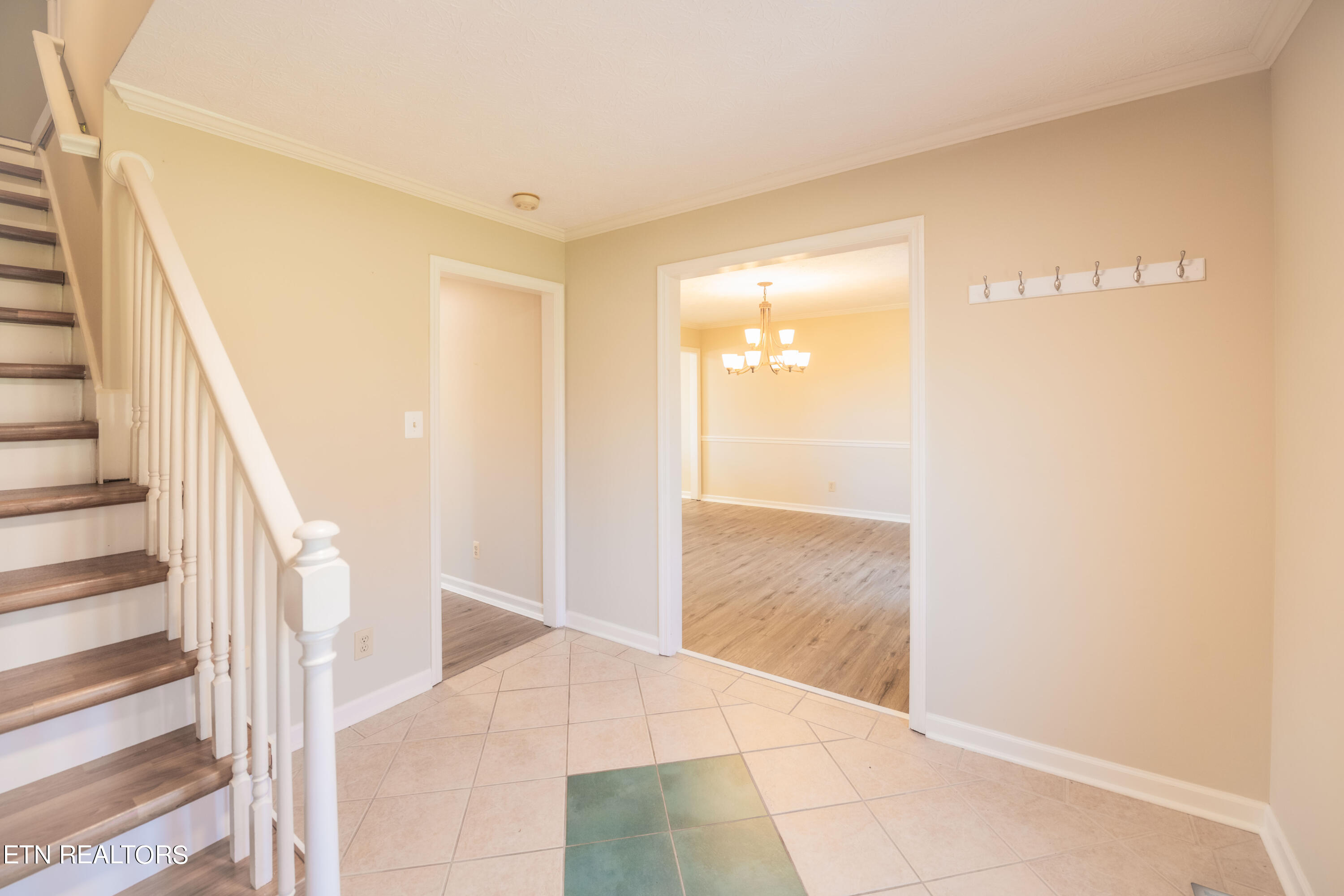 220 Long Bow Road Knoxville, TN 37934 - Photo 6 of 43 6_foyer