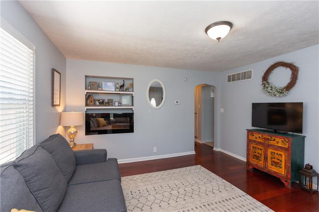 4945 Ralston Avenue Indianapolis, IN 46205 - Photo 5 of 24