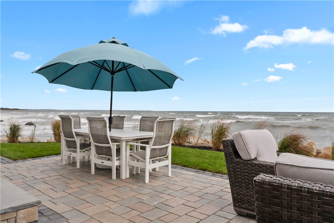 49 Major Arnold Road Narragansett, RI 02882 - Photo 3 of 47 Gallery Image 3