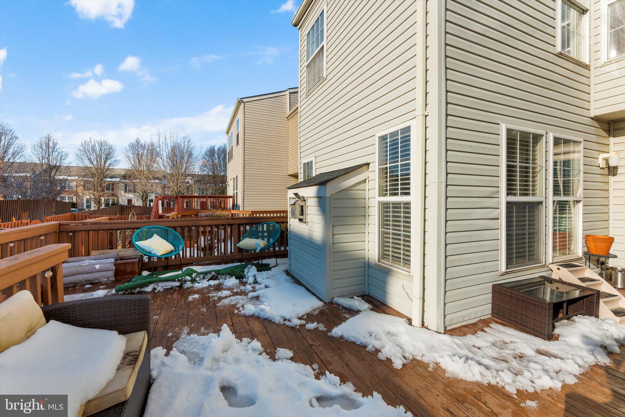 163 Shirley Square Southeast Leesburg, VA 20175 - Photo 41 of 45 a view of a terrace with sitting area