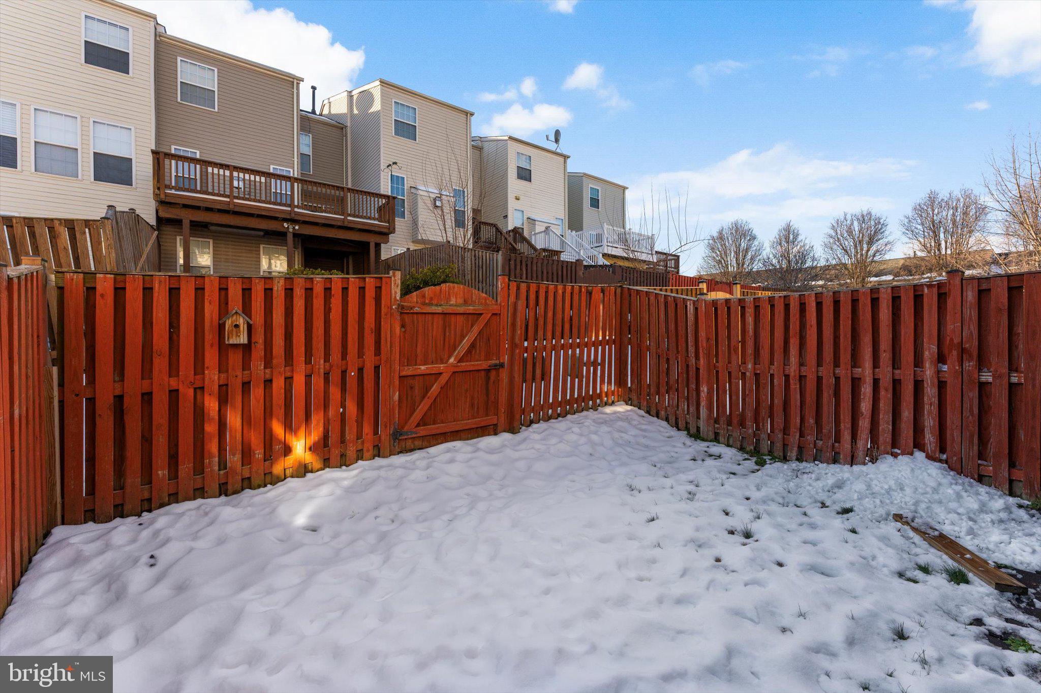 163 Shirley Square Southeast Leesburg, VA 20175 - Photo 43 of 45 a view of a backyard of the house