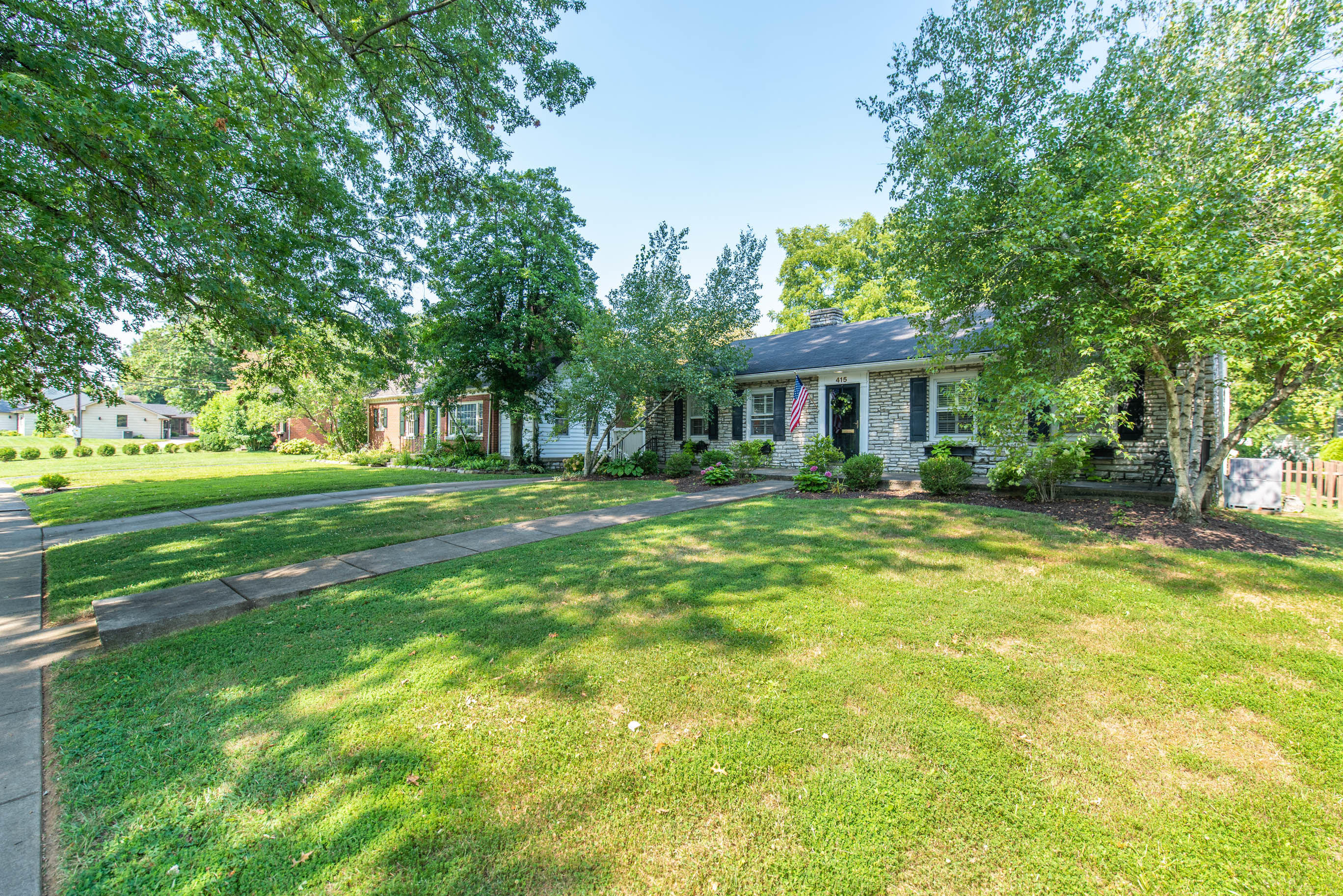 415 Chinoe Road Lexington, KY 40502 - Photo 3 of 29 20210805-415-Chinoe-Rd-underwood-realty-