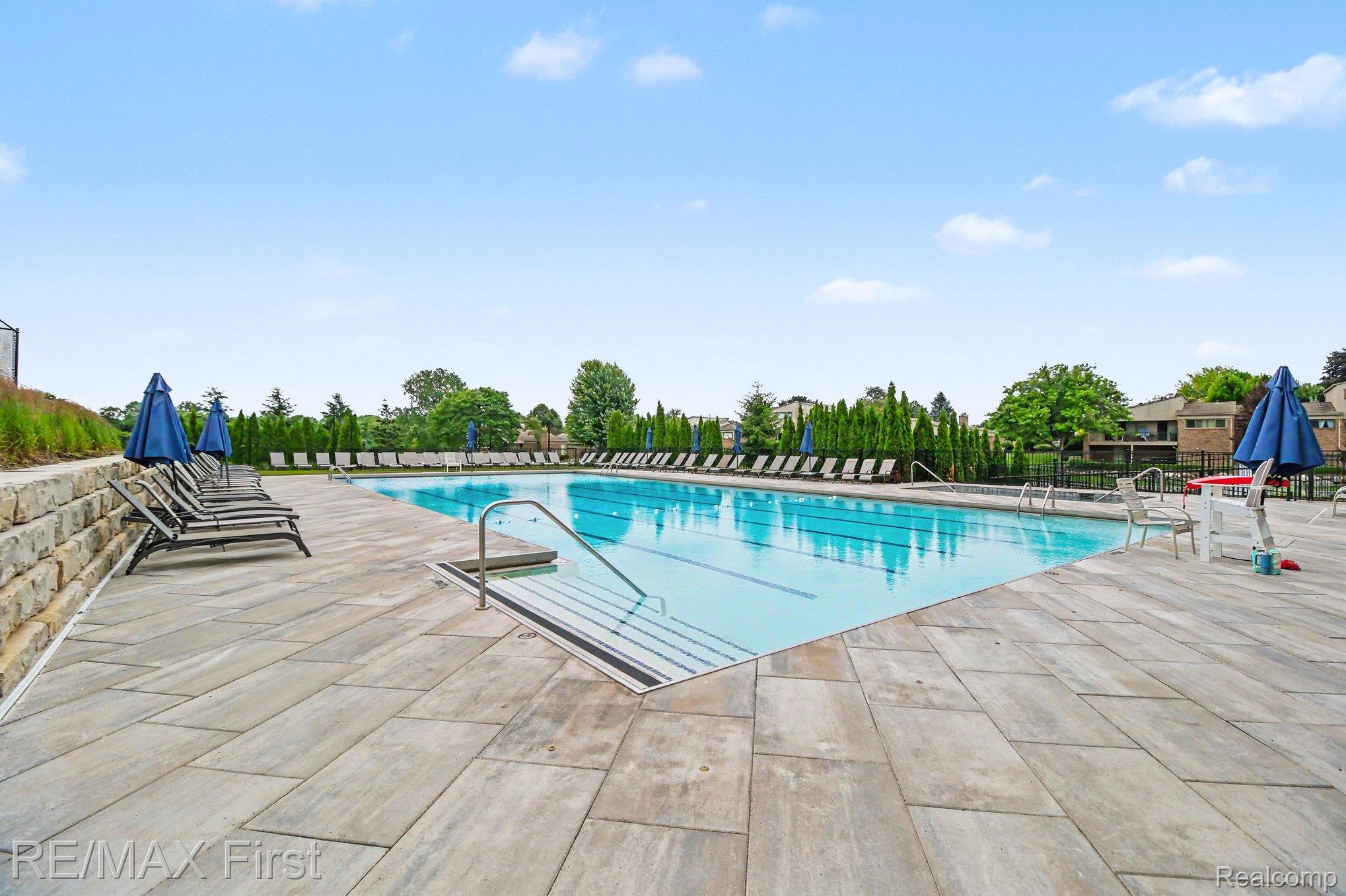 601 Brookwood Lane East Rochester, MI 48309 - Photo 31 of 36 028_file_3115.jpg