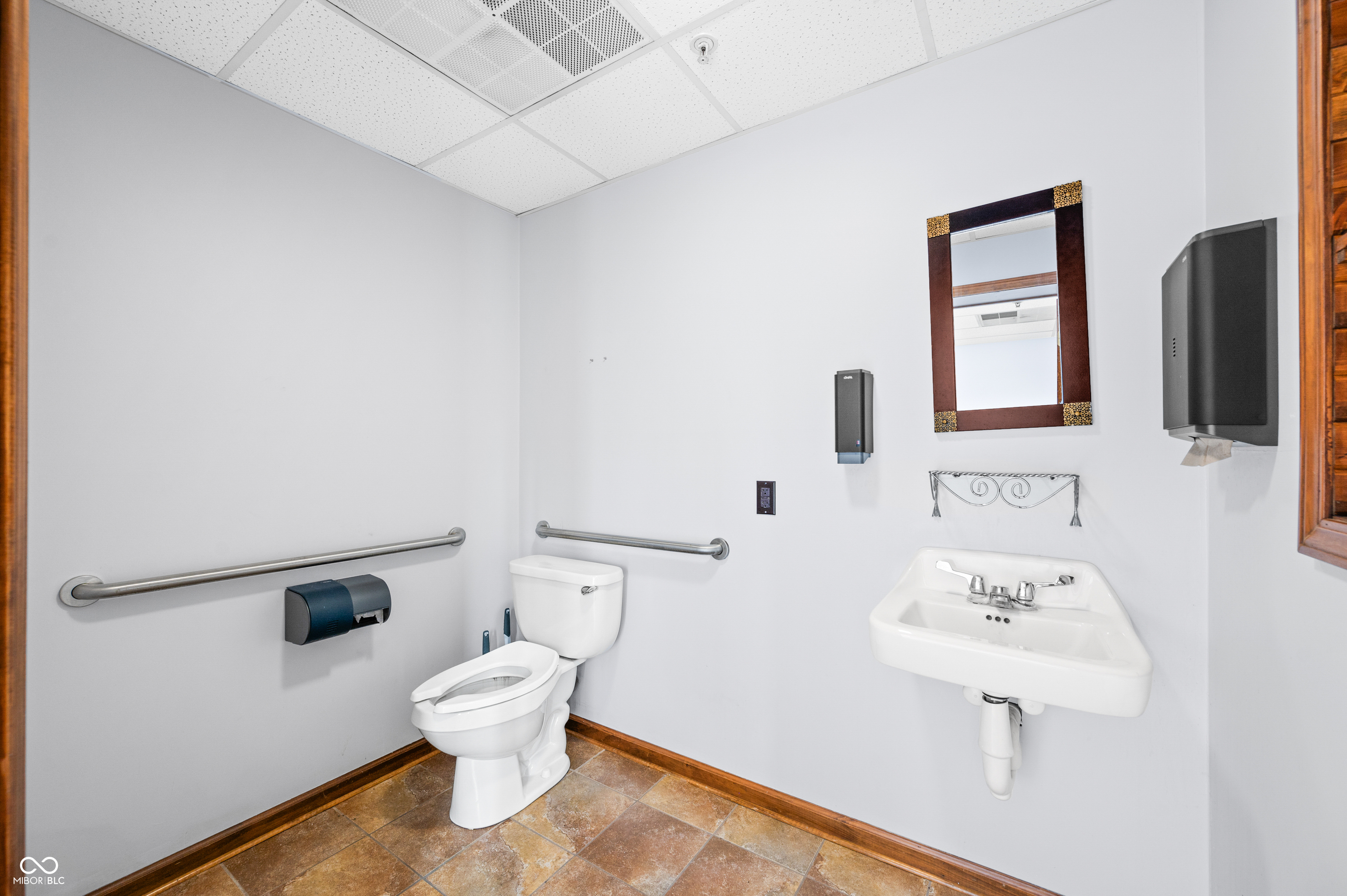 1441 Central Avenue Columbus, IN 47201 - Photo 12 of 16