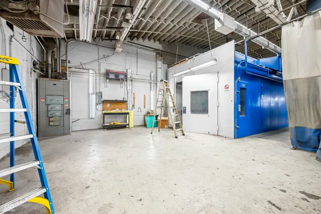 $4,200 | 1441 Central Avenue, Columbus, IN 47201