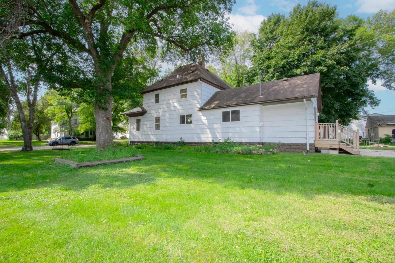 824 4th Street Nicollet, MN 56074 - Photo 3 of 7