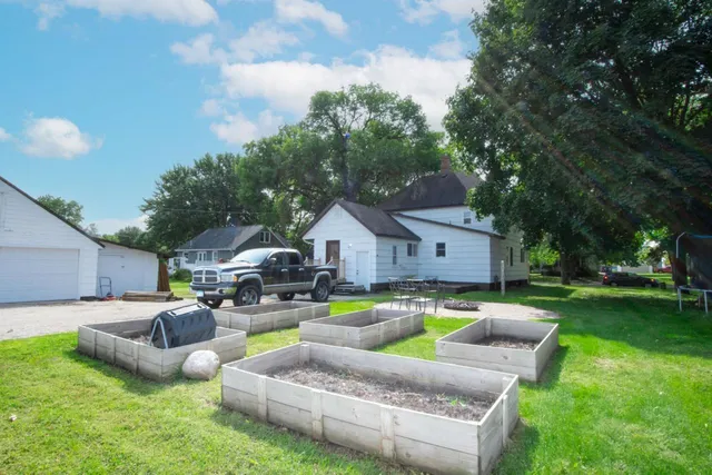 $160,000 | 824 4th Street, Nicollet, MN 56074