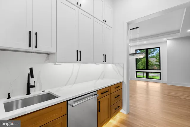 $2,175,000 | 4609 Willow Run Drive, Annandale, VA 22003