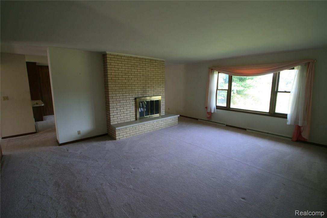 10377 Center Road Fenton, MI 48430 - Photo 18 of 31 IMG_7186 (Large).JPG