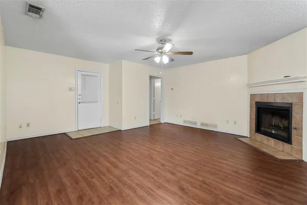 $1,750 | 713 Penn Place, Cedar Hill, TX 75104