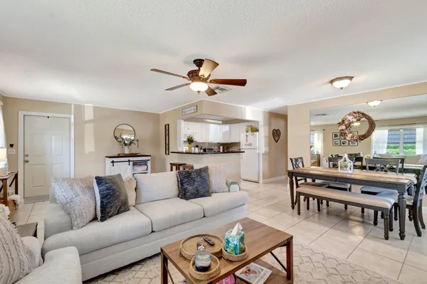 $2,400 | 2305 Lowson Boulevard, Unit A, Delray Beach, FL 33445