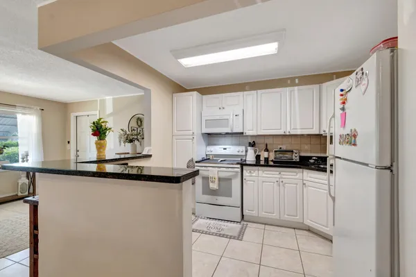 $2,400 | 2305 Lowson Boulevard, Unit A, Delray Beach, FL 33445