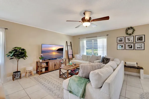 $2,400 | 2305 Lowson Boulevard, Unit A, Delray Beach, FL 33445