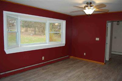 7246 East River Road Flushing, MI 48433 - Photo 7 of 10 20199775-6.JPG