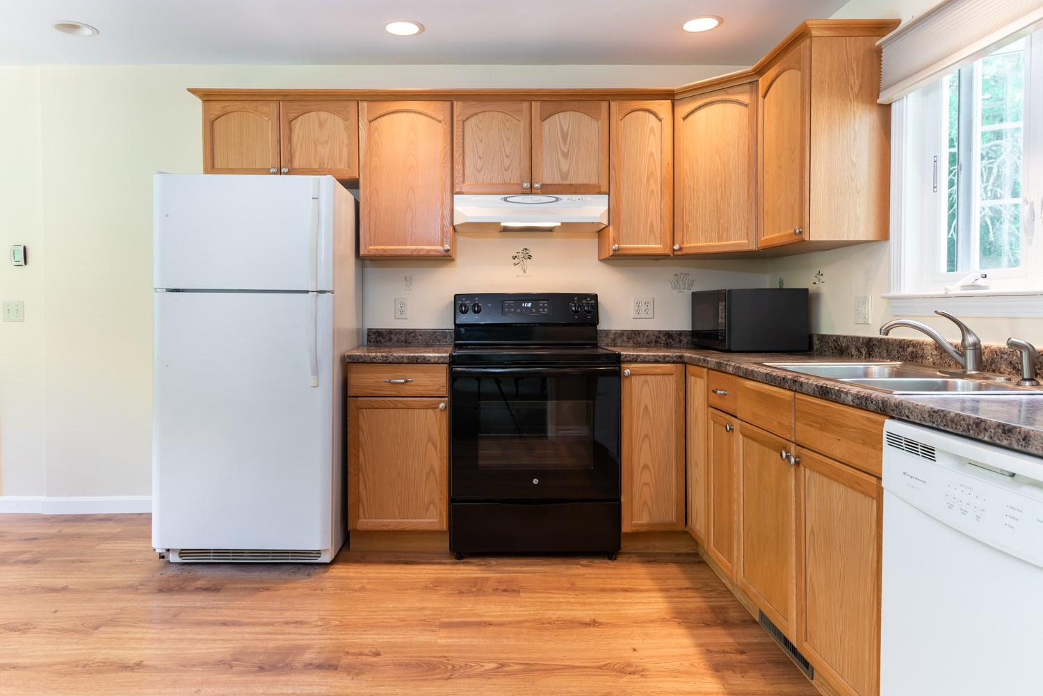 21 Old Mont Vernon Road Amherst, NH 03031 - Photo 11 of 33 Gallery Image 11