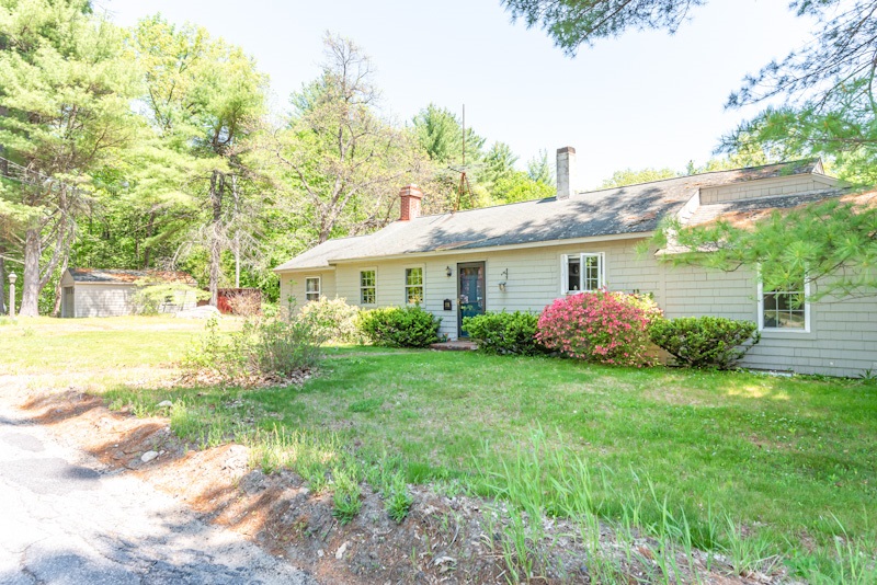 21 Old Mont Vernon Road Amherst, NH 03031 - Photo 3 of 33 Gallery Image 3