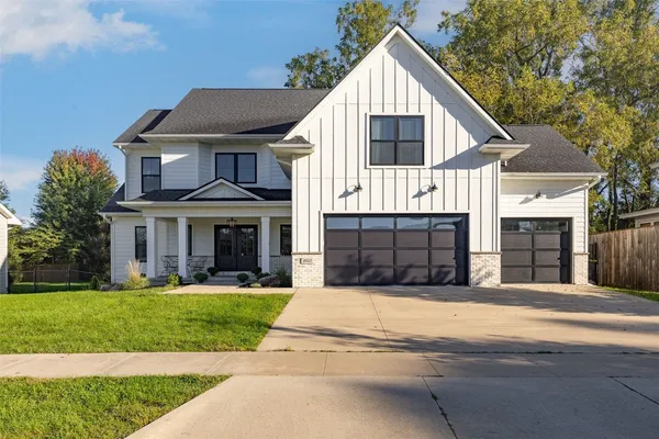 $899,000 | 1022 Oakes Drive, Iowa City, IA 52245