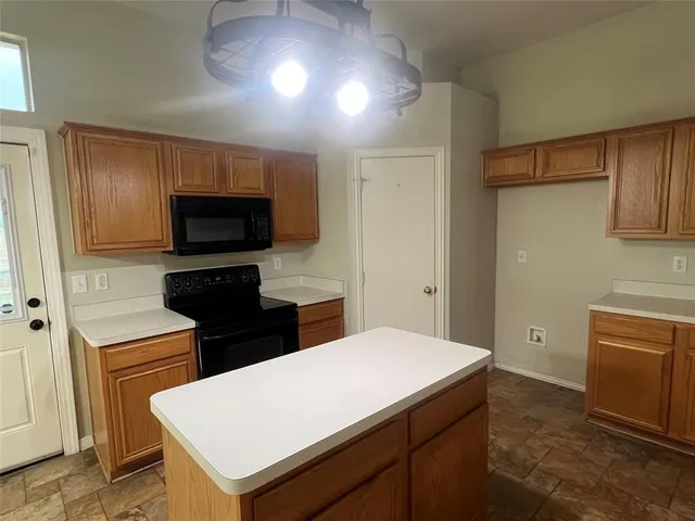 $1,995 | 1050 Port Aransas Drive, Little Elm, TX 75068