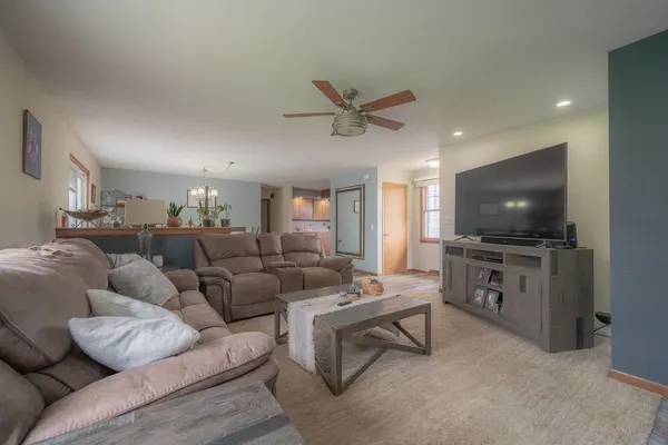 $210,000 | 13802 Dorr Road, South Beloit, IL 61080