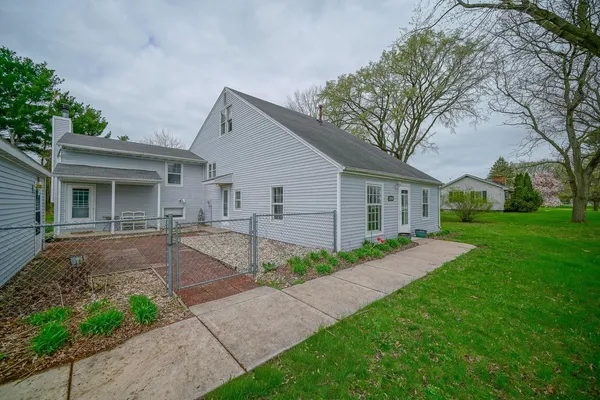 $210,000 | 13802 Dorr Road, South Beloit, IL 61080