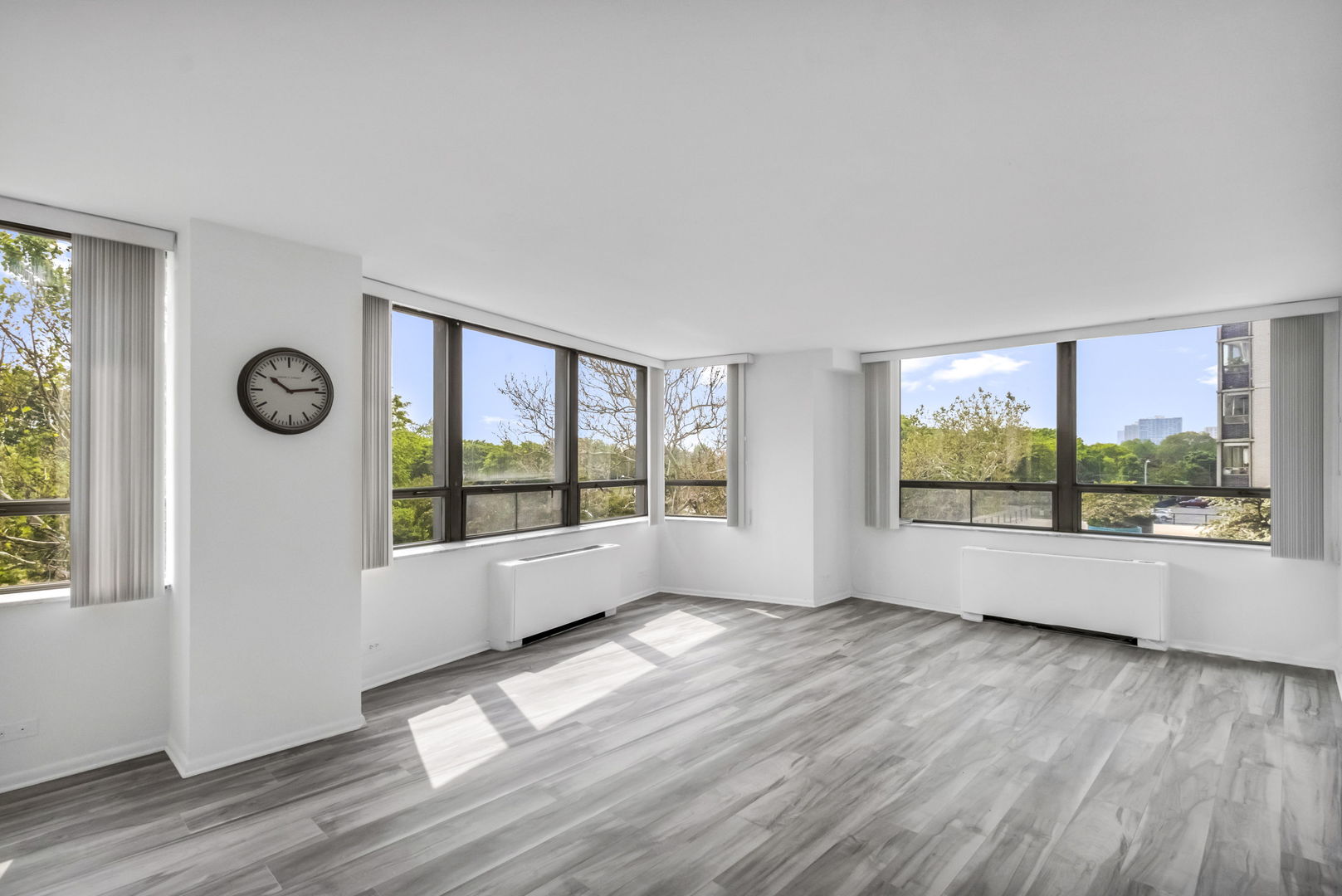 5701 North Sheridan Road, Unit 3J Chicago, IL 60660 - Photo 2 of 19