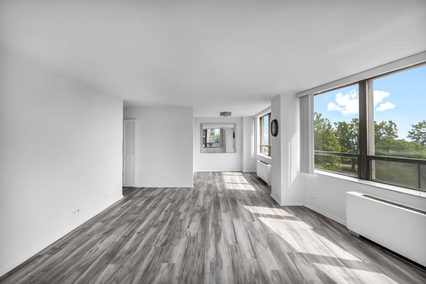 5701 North Sheridan Road, Unit 3J Chicago, IL 60660 - Photo 3 of 19