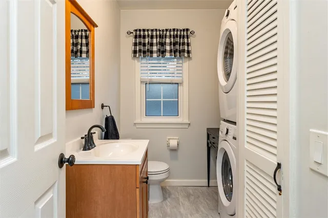 $2,500 | 46 Country Lane, Penfield, NY 14526