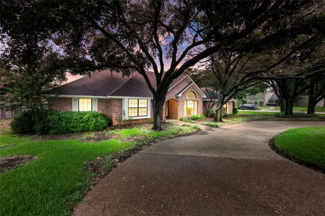 $575,000 | 7101 Fish Pond Road, Waco, TX 76710