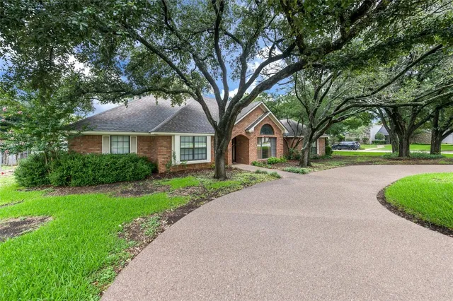 $575,000 | 7101 Fish Pond Road, Waco, TX 76710