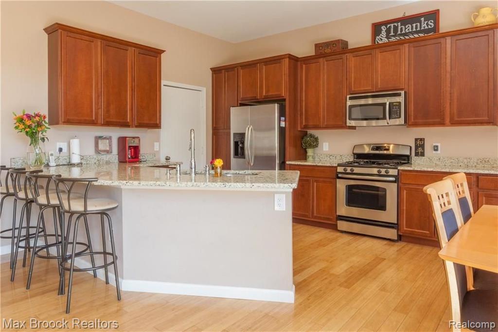 2223 Crystal Drive, Unit 24 Rochester Hills, MI 48309 - Photo 10 of 41
