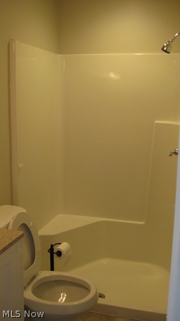 7614 Jameson Road Parma, OH 44129 - Photo 10 of 31 Master bath.