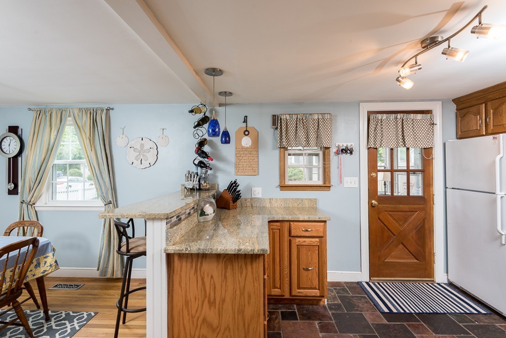 30 Wilder Road Norwell, MA 02061 - Photo 8 of 25 a view of a interior of house