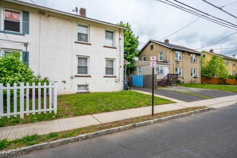 31 Romney Road Bound Brook, NJ 08805 - Photo 3 of 30