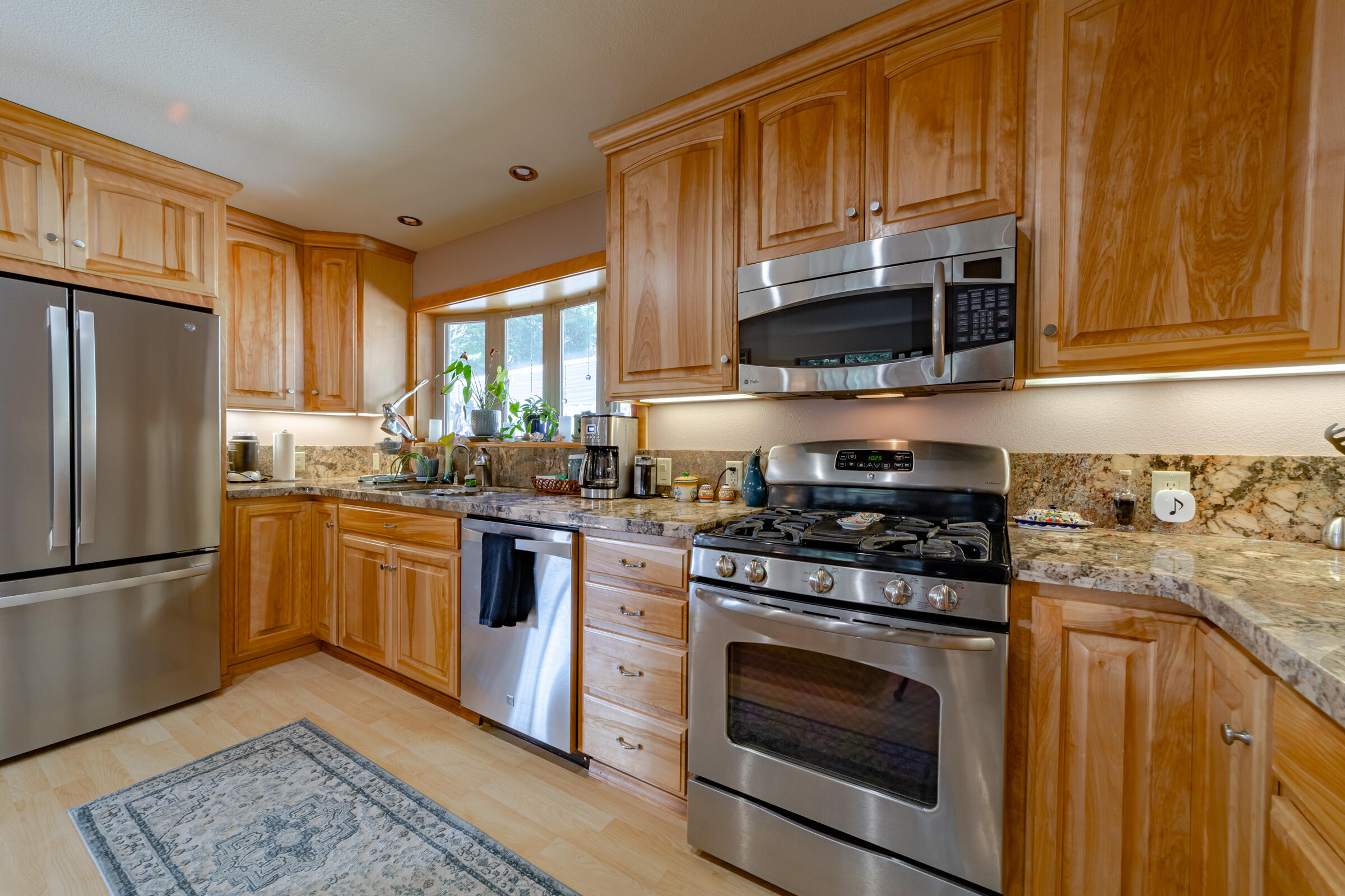 2375 Salmon Creek Road Miranda, CA 95553 - Photo 9 of 37