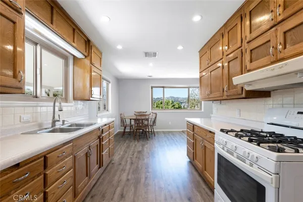 $969,950 | 25030 Atwood Boulevard, Newhall, CA 91321