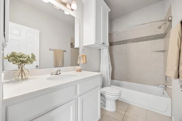 $2,200 | 1612 Catalan Road, Unit 201, Austin, TX 78748