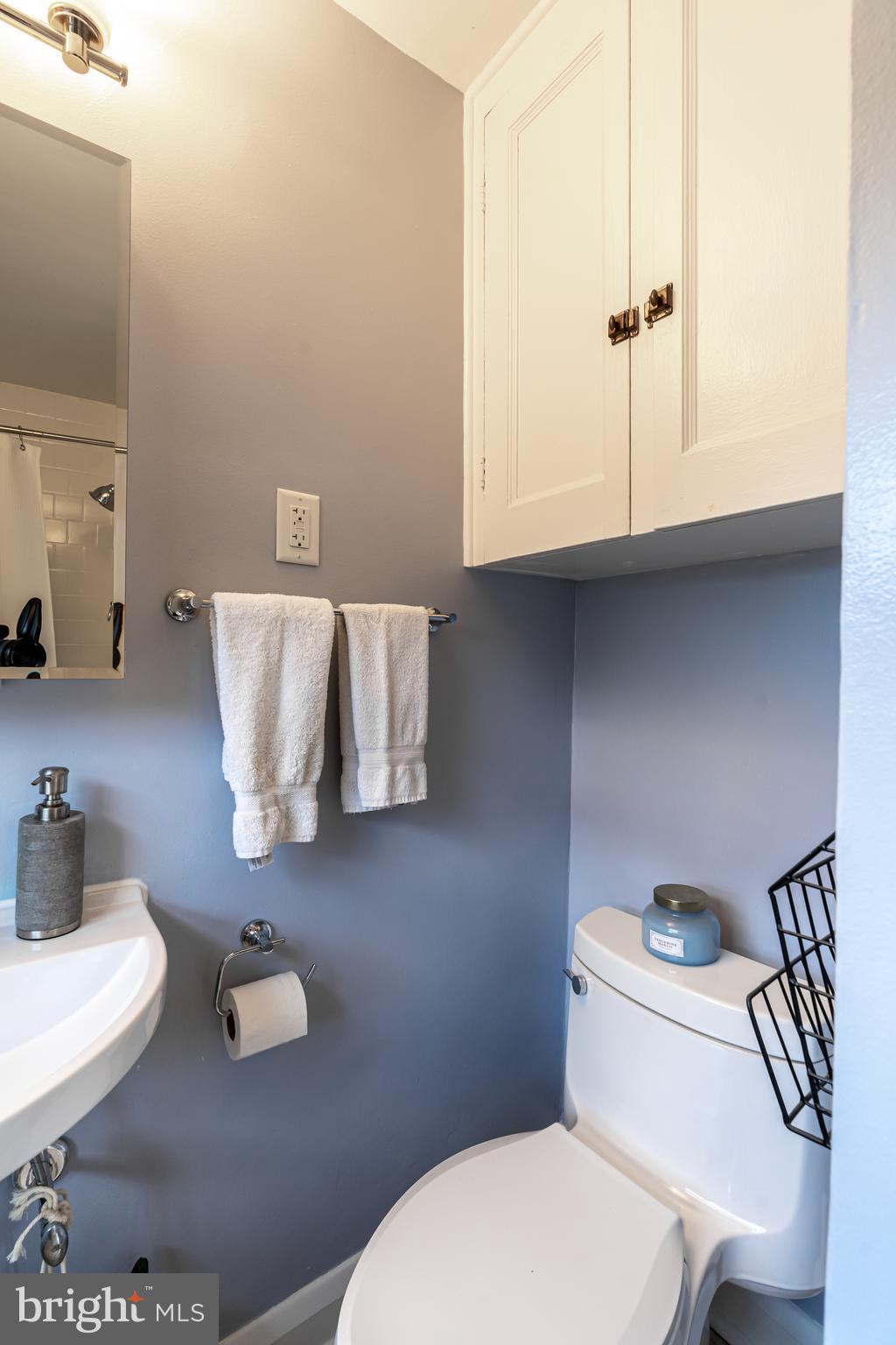 504 Hatherleigh Road Baltimore, MD 21212 - Photo 21 of 42 Ensuite full bath off Primary bedroom